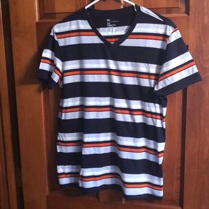 Gap essential v-neck